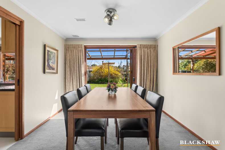10 Buzacott Place Mckellar