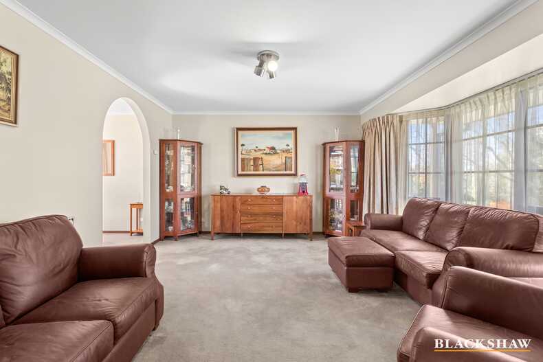 10 Buzacott Place Mckellar