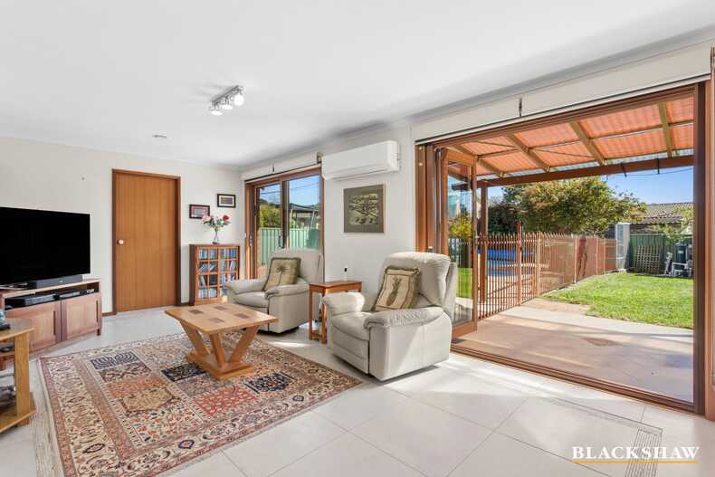 10 Buzacott Place Mckellar
