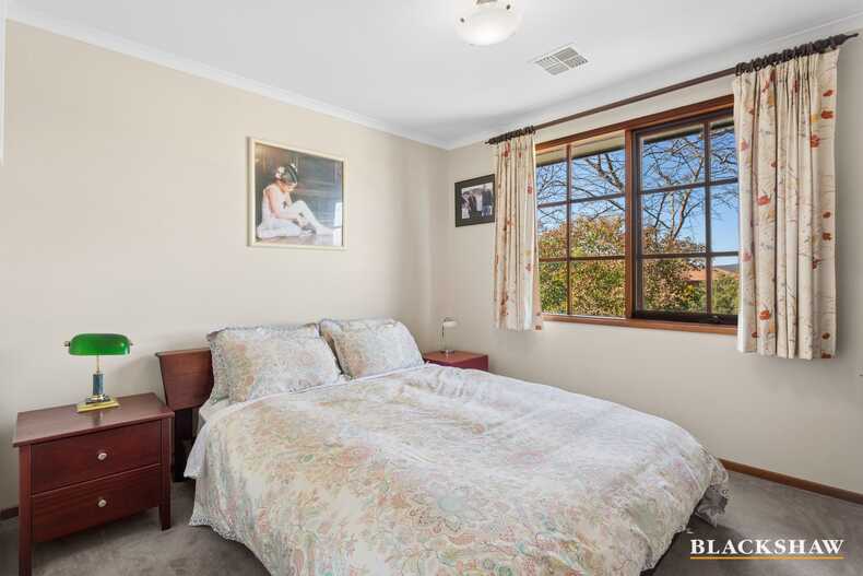 10 Buzacott Place Mckellar