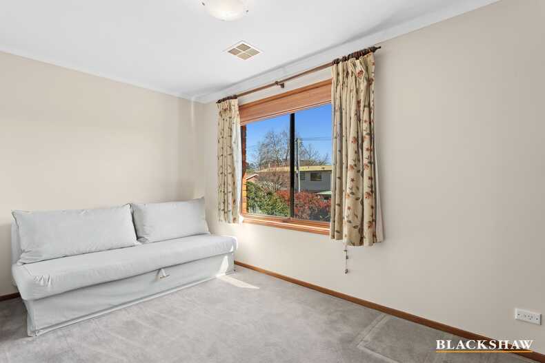 10 Buzacott Place Mckellar