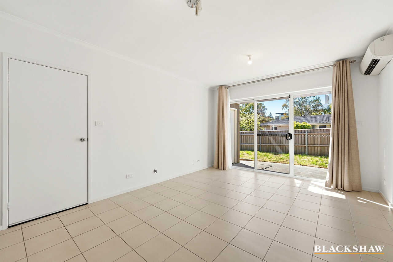 5/4 Taroona Place Lyons