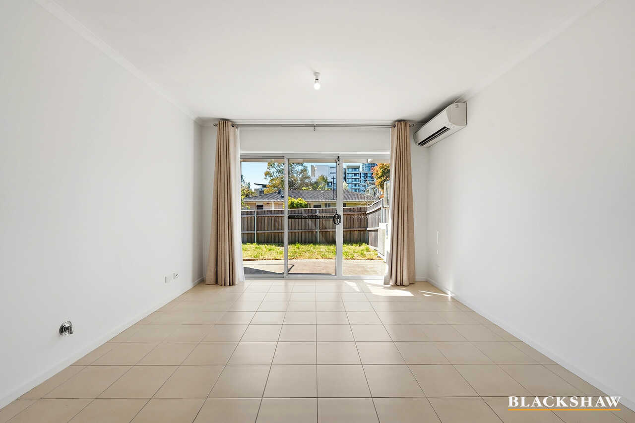 5/4 Taroona Place Lyons