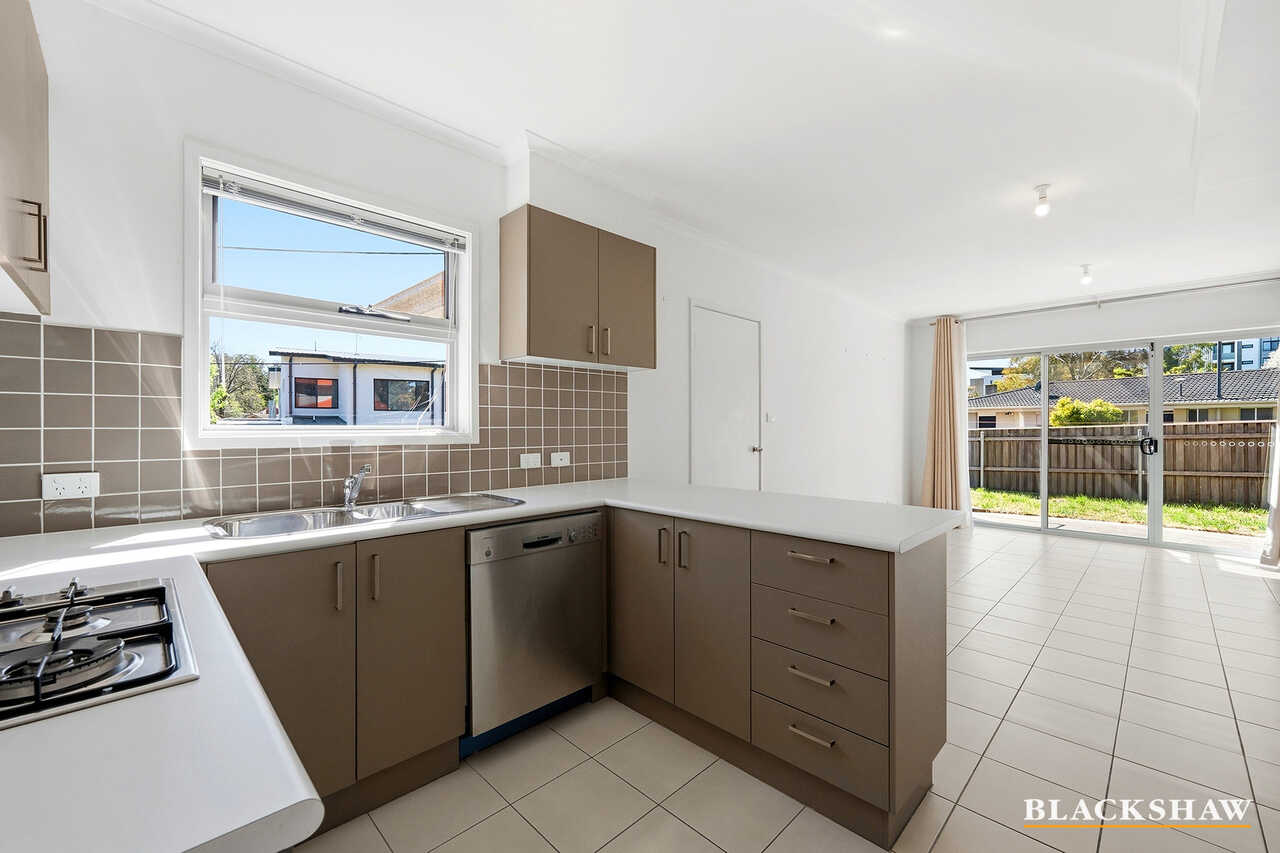 5/4 Taroona Place Lyons