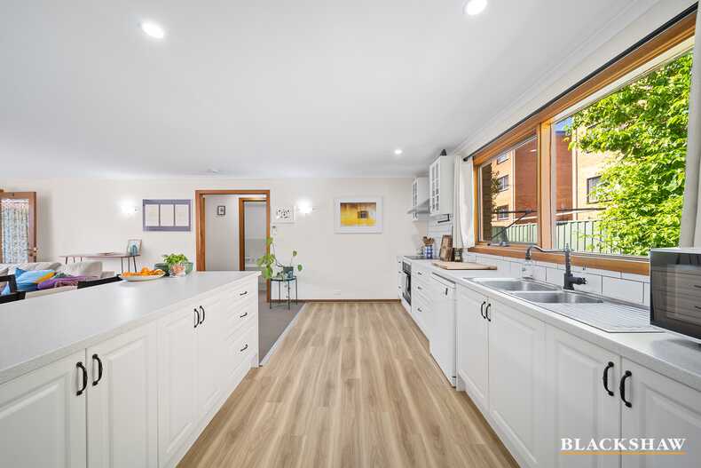 5/24 Booth Street Queanbeyan