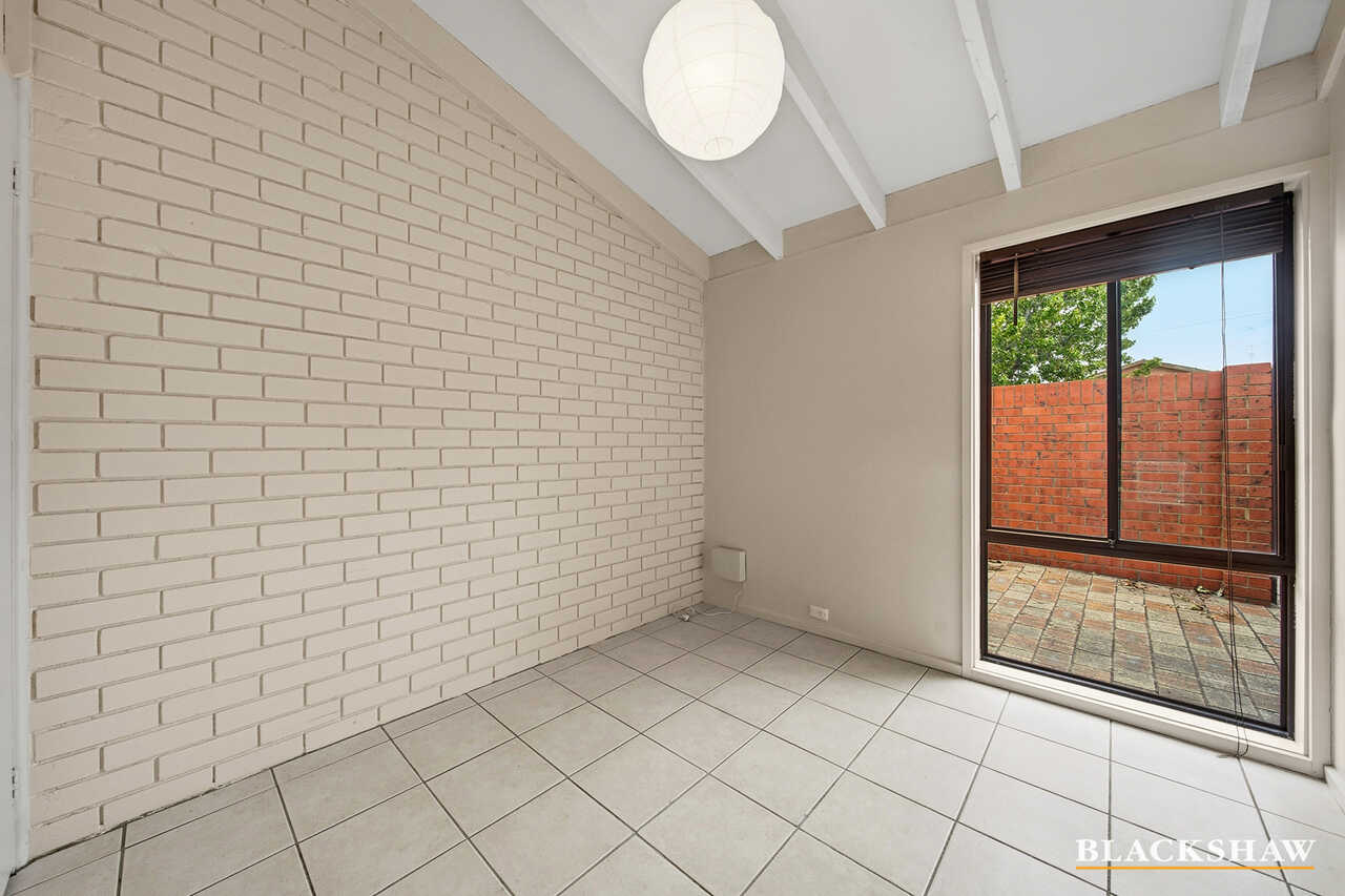 2/3 Hakea Street Queanbeyan