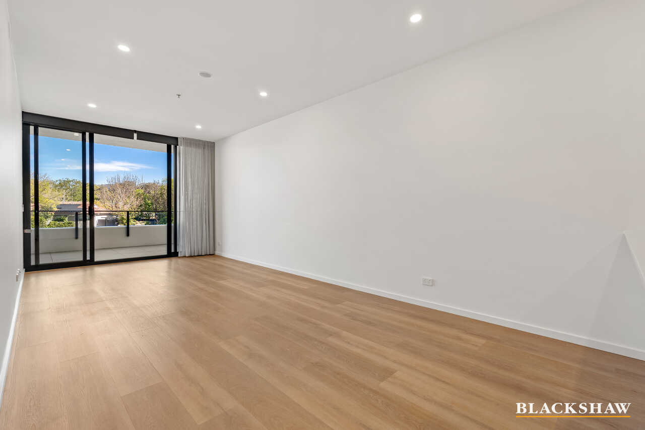 201/21 Captain Cook Crescent Griffith