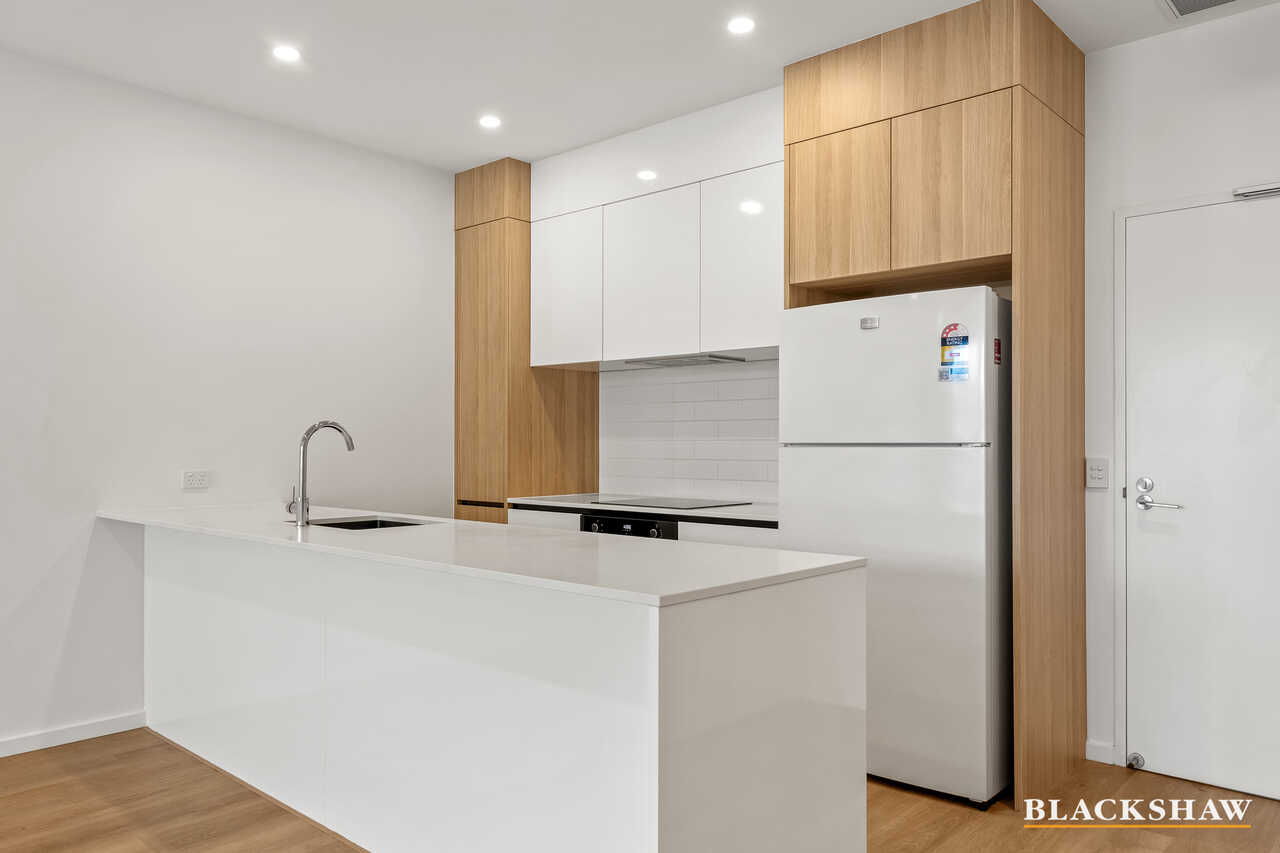 201/21 Captain Cook Crescent Griffith