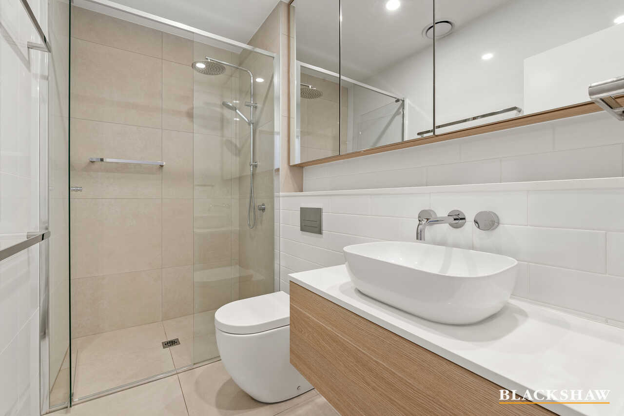201/21 Captain Cook Crescent Griffith