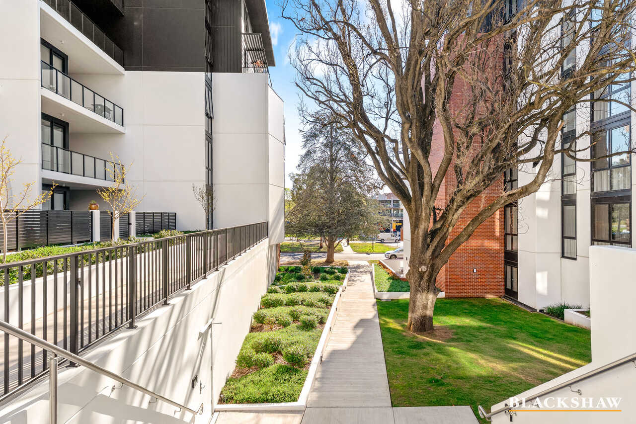 201/21 Captain Cook Crescent Griffith