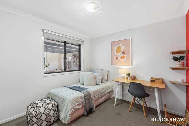 9 Constance Stone Street Macgregor