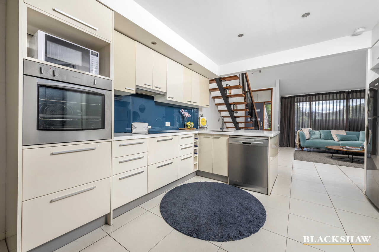 18 MacLachlan Street Holder