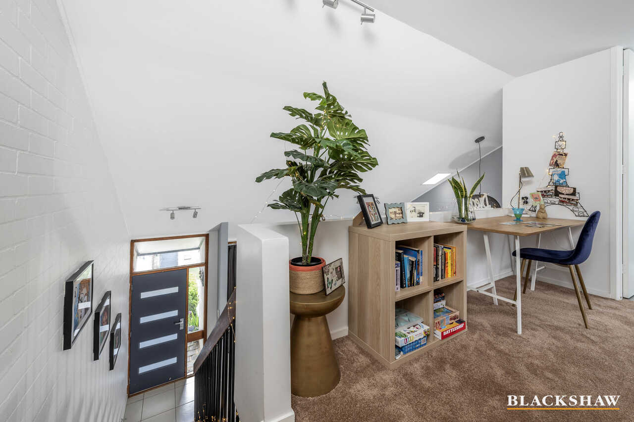 18 MacLachlan Street Holder