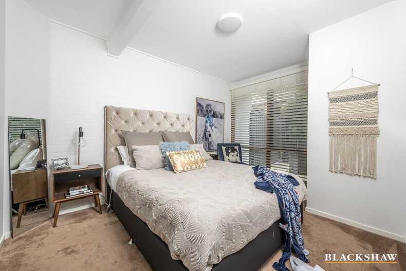 18 MacLachlan Street Holder 18 MacLachlan Street Holder