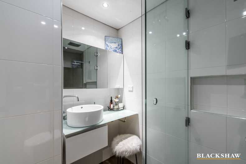 18 MacLachlan Street Holder 18 MacLachlan Street Holder
