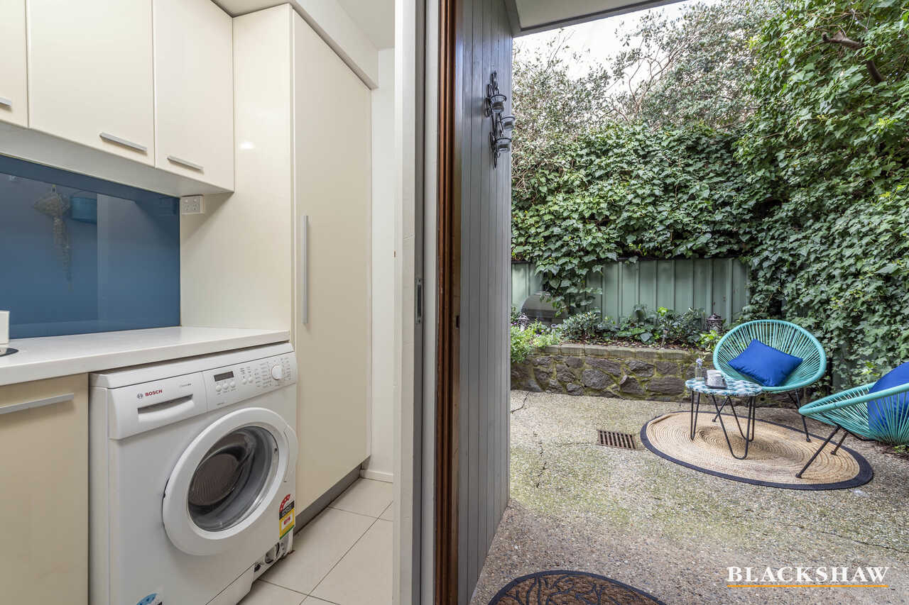 18 MacLachlan Street Holder