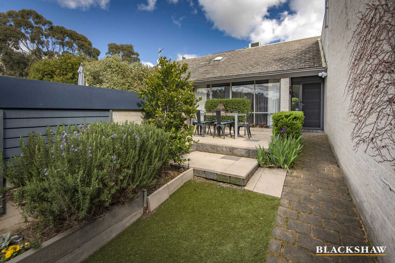18 MacLachlan Street Holder