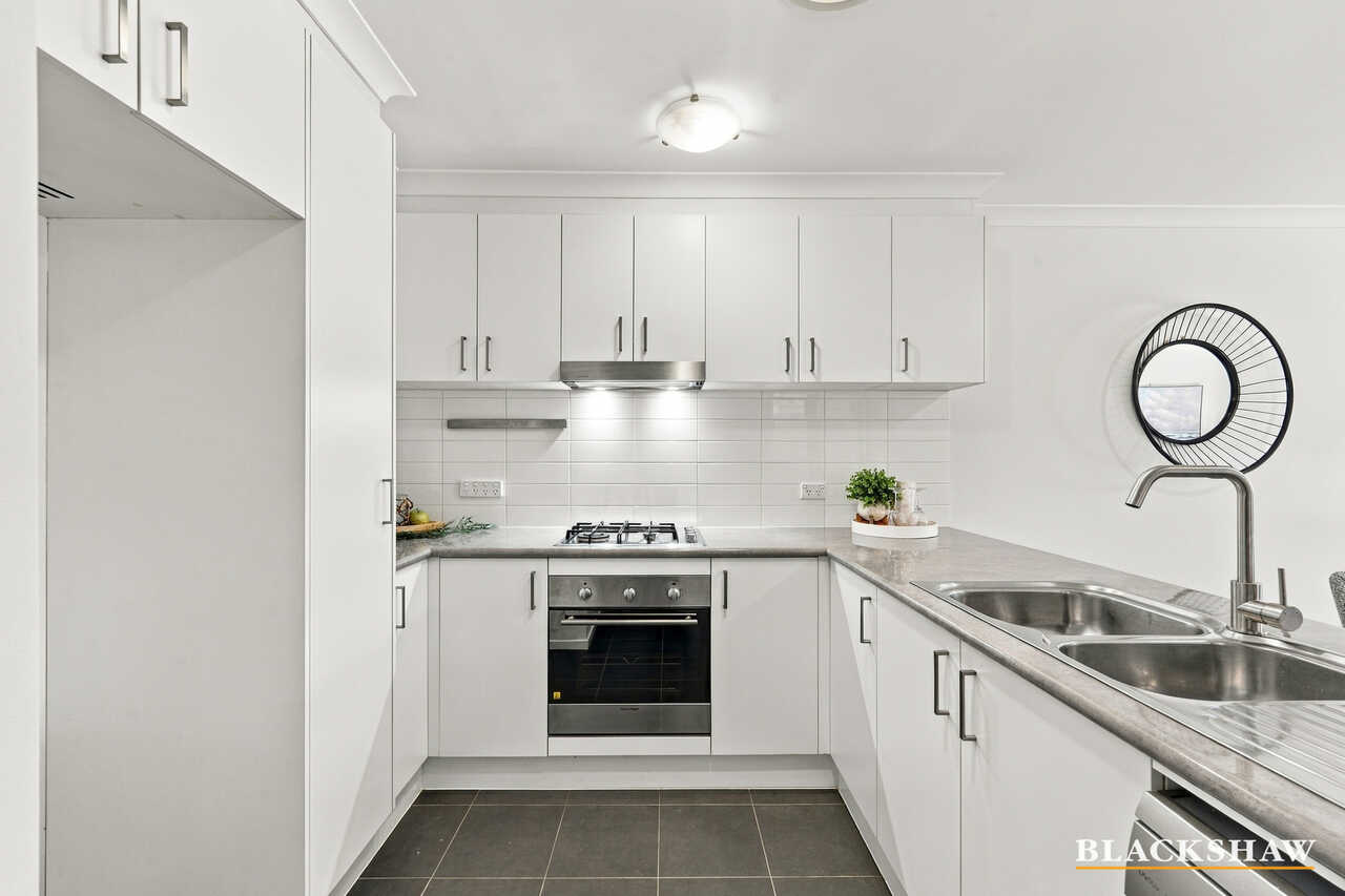185 Macfarlane Burnet Avenue Macgregor