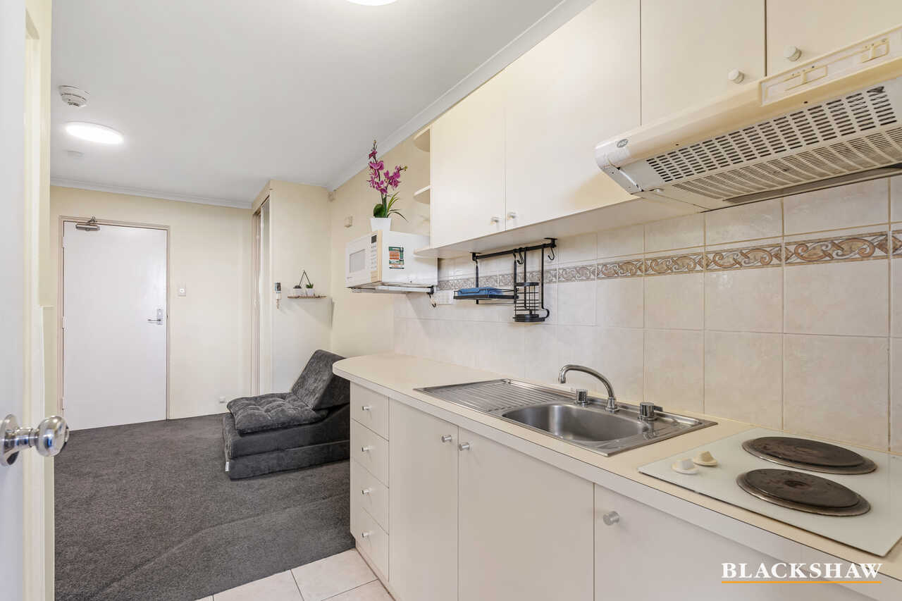 36/47 McMillan Crescent Griffith