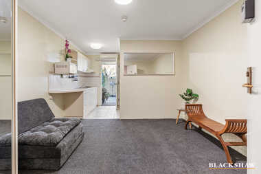36/47 McMillan Crescent Griffith