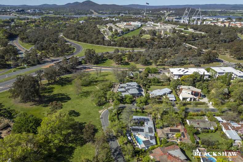 13 Canterbury Crescent Deakin 13 Canterbury Crescent Deakin
