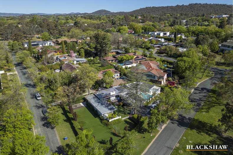 13 Canterbury Crescent Deakin 13 Canterbury Crescent Deakin
