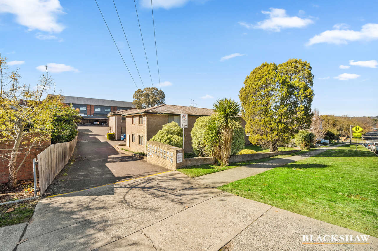 18/90 Collett Street Queanbeyan