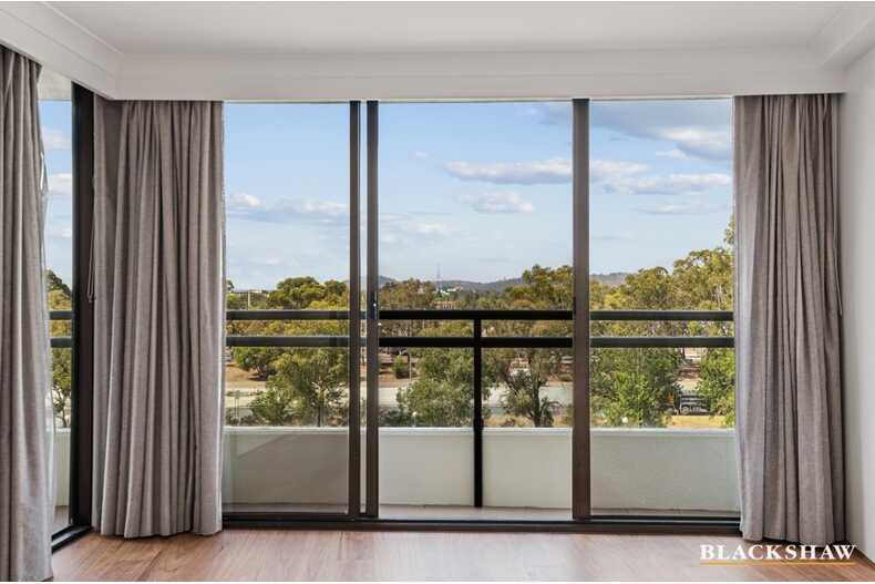 405/2 Marcus Clarke Street City