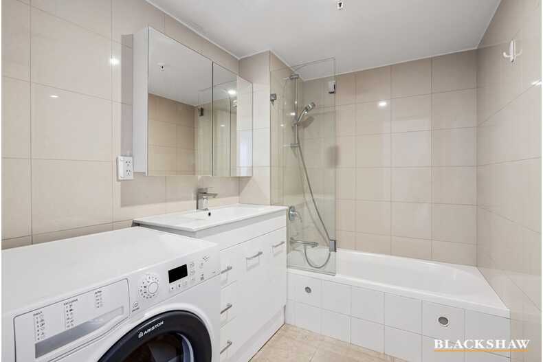 405/2 Marcus Clarke Street City
