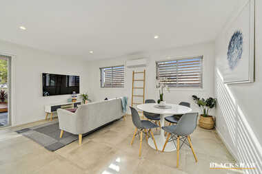 2/78 Derrima Road Crestwood