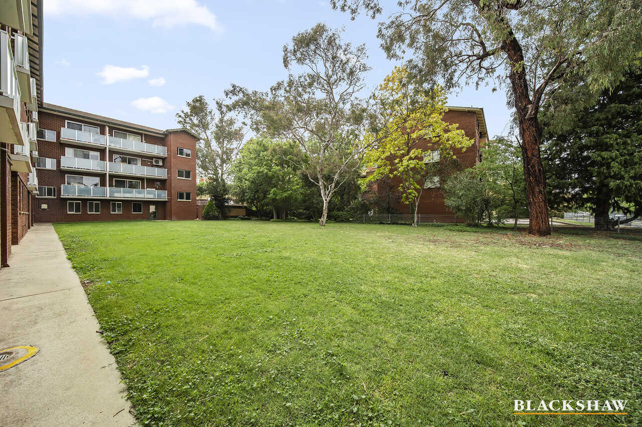 4/30 Trinculo Place Queanbeyan