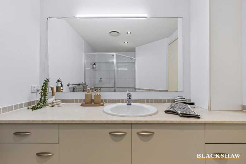 14/5 Crag Road Batehaven