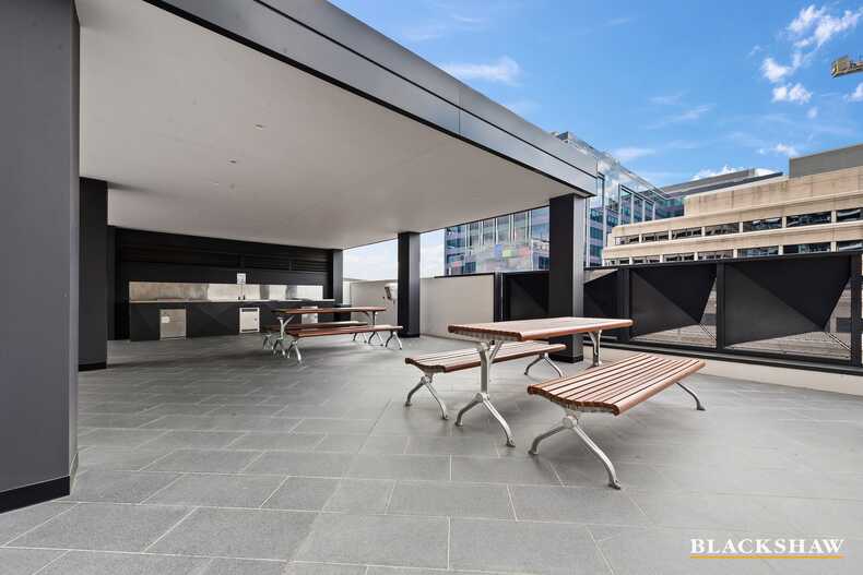 162/45 West Row City