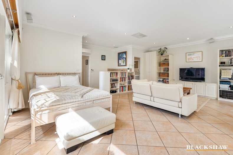110 Schlich Street Yarralumla