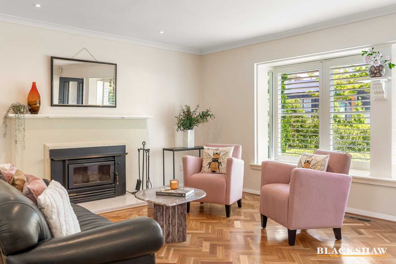 10 Strahan Row Yarralumla