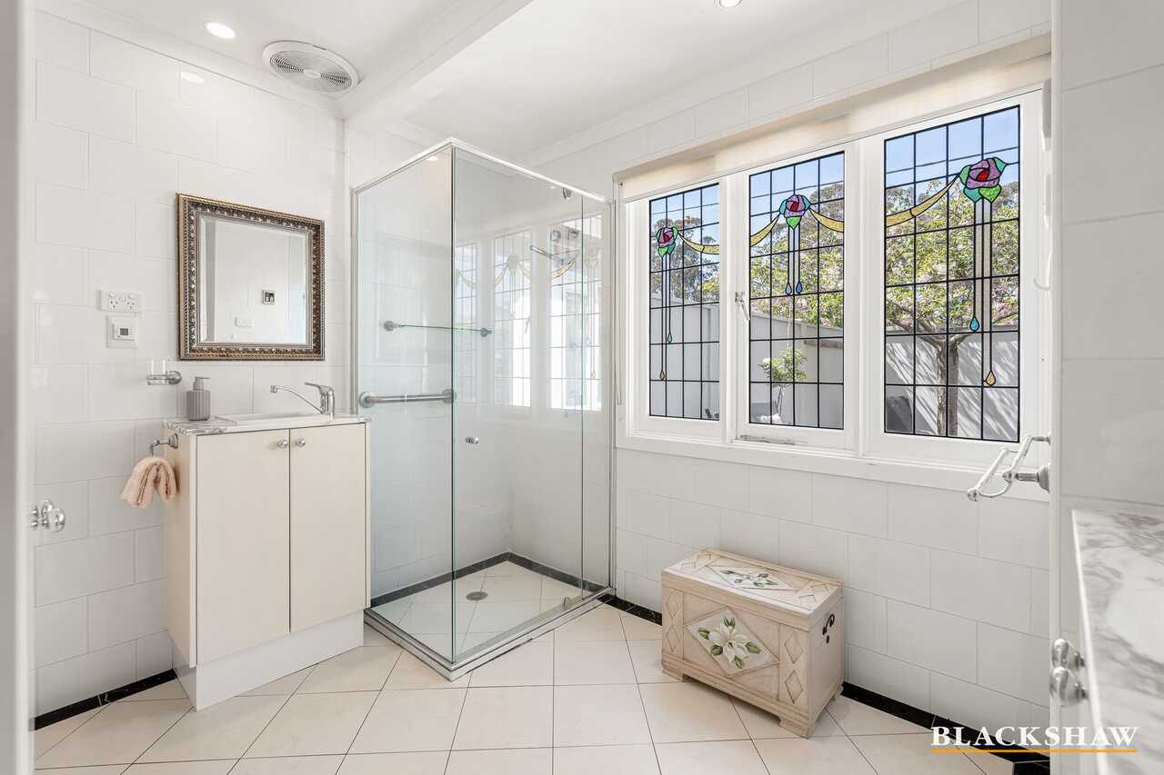 10 Strahan Row Yarralumla