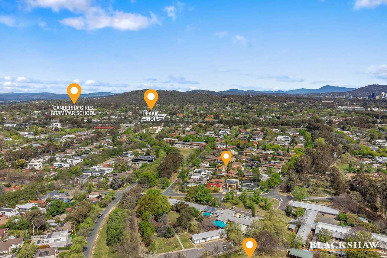 10 Strahan Row Yarralumla