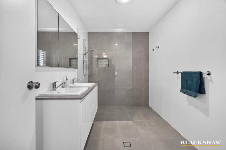 8 Merinda Street Malua Bay