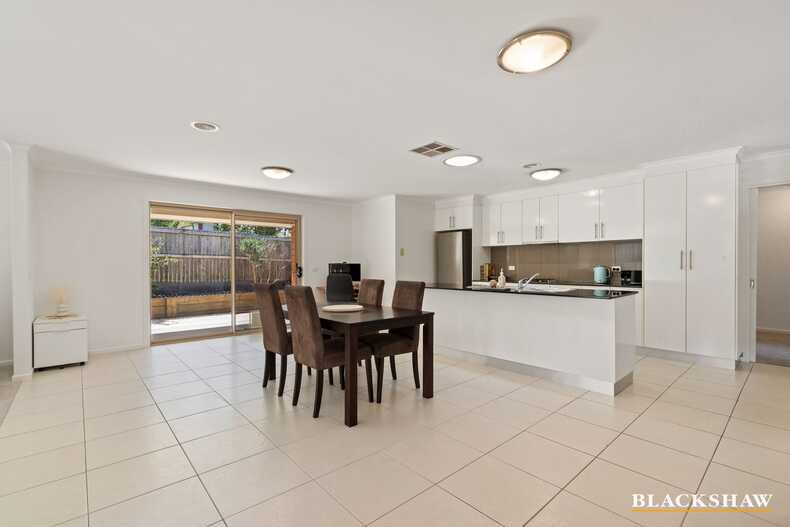 2/12 Seddon Place Flynn