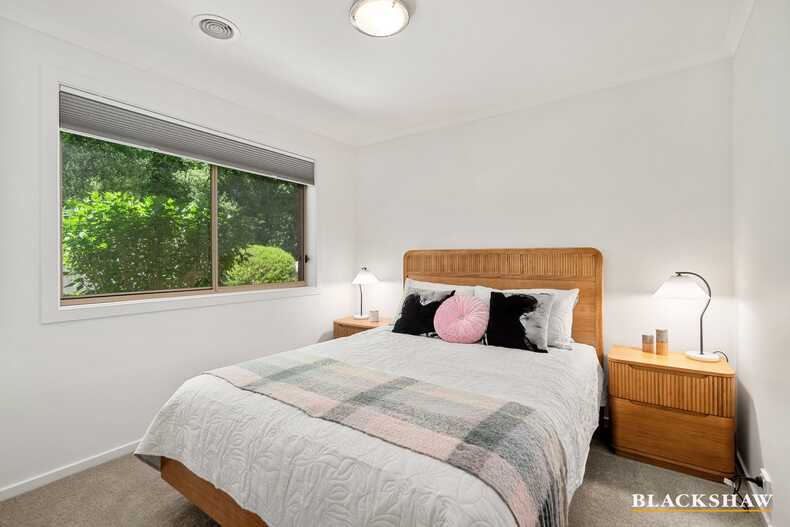 2/12 Seddon Place Flynn