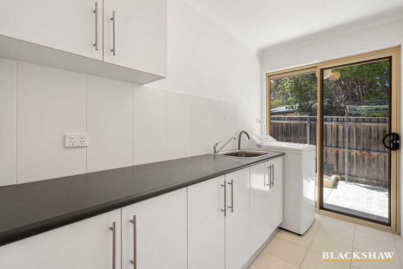 2/12 Seddon Place Flynn