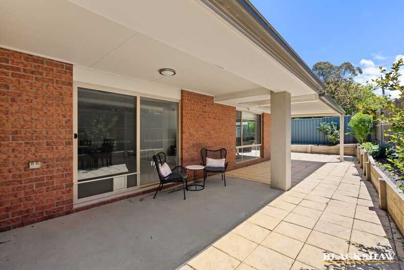 2/12 Seddon Place Flynn