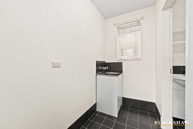 2/67 Derrima Road Queanbeyan