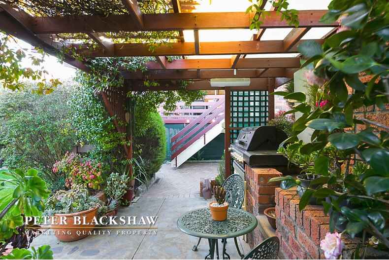 64 Crest Park Parade Queanbeyan West 64 Crest Park Parade Queanbeyan West