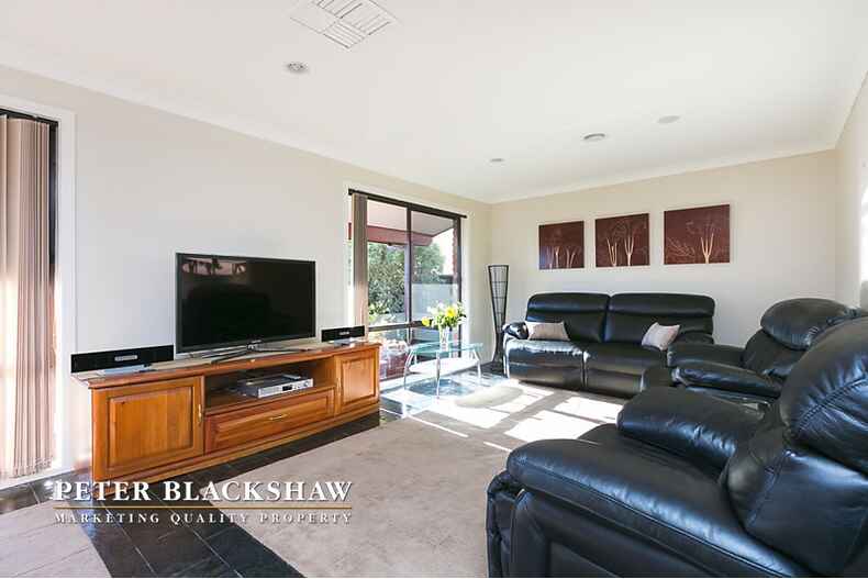 64 Crest Park Parade Queanbeyan West 64 Crest Park Parade Queanbeyan West