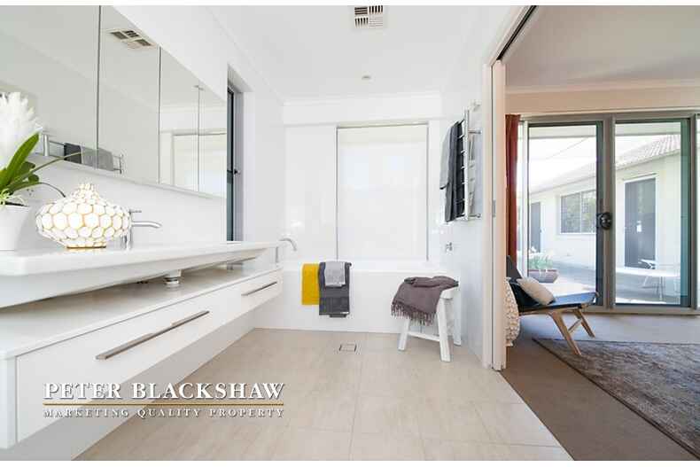 22 Getting Crescent Campbell 22 Getting Crescent Campbell