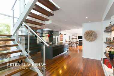 64 Stonehaven Crescent Deakin