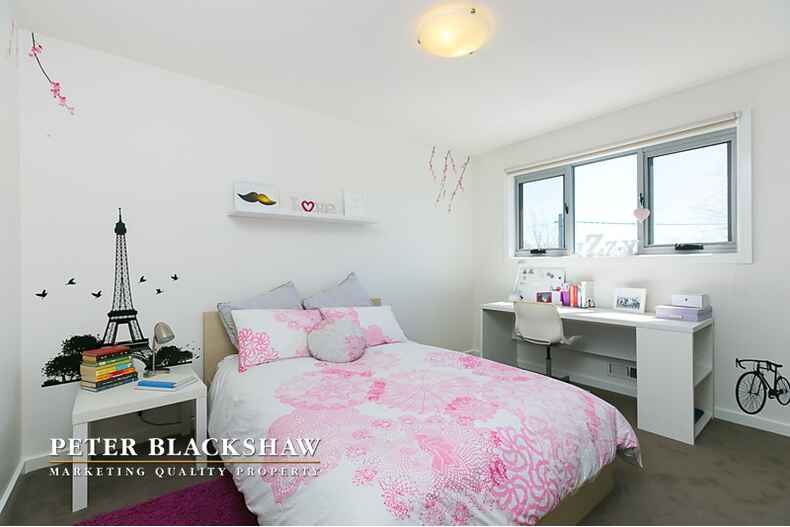 64 Stonehaven Crescent Deakin