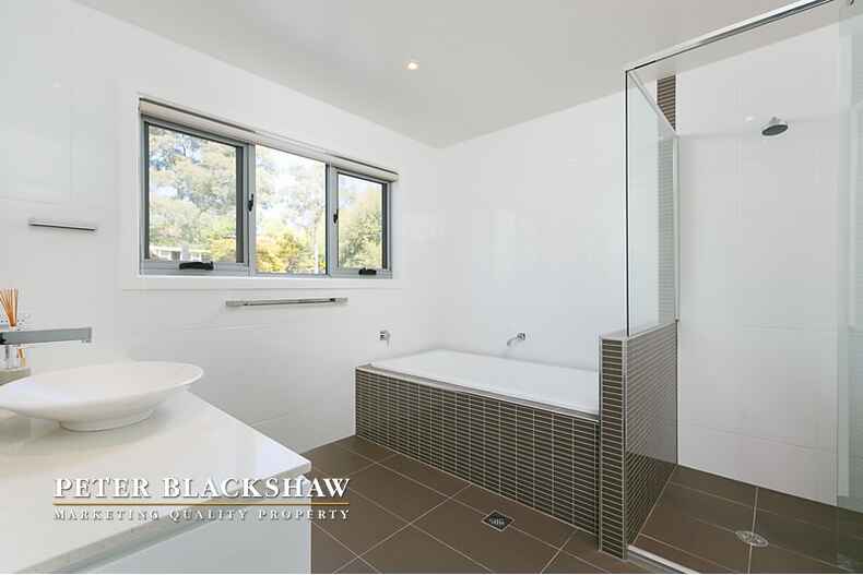 64 Stonehaven Crescent Deakin