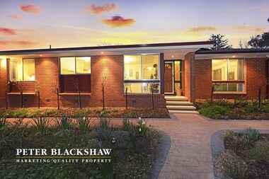 17 Oldfield Circuit Kambah